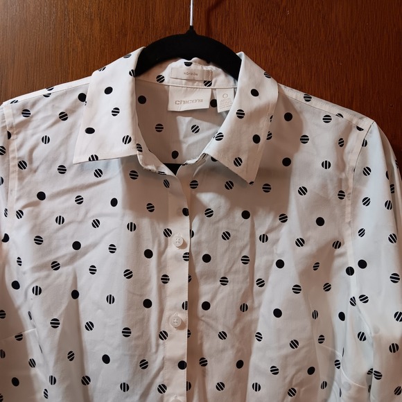 Chico's Women's White‎ & Black Dot Print No Iron Long Sleeve Button Down Shirt - Picture 2 of 5